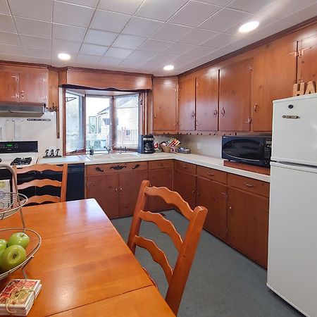 Huge Historic, W/Large Yard & Close To Beach Манисти Экстерьер фото