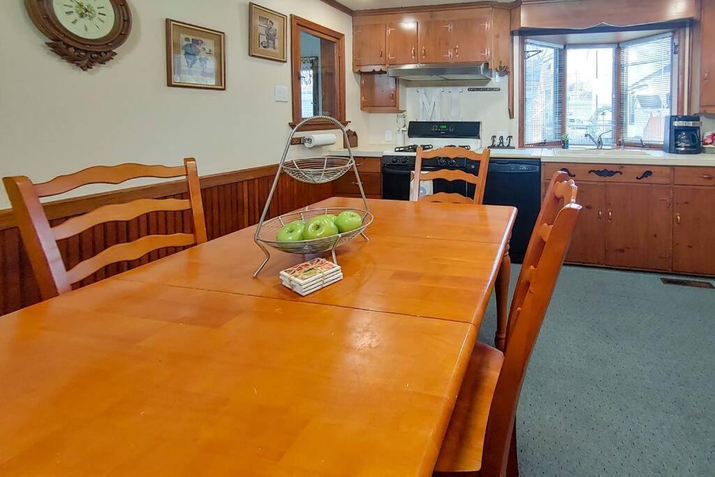 Huge Historic, W/Large Yard & Close To Beach Манисти Экстерьер фото