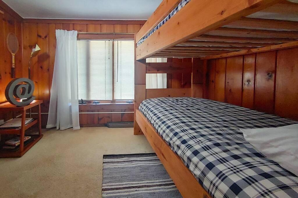 Huge Historic, W/Large Yard & Close To Beach Манисти Экстерьер фото