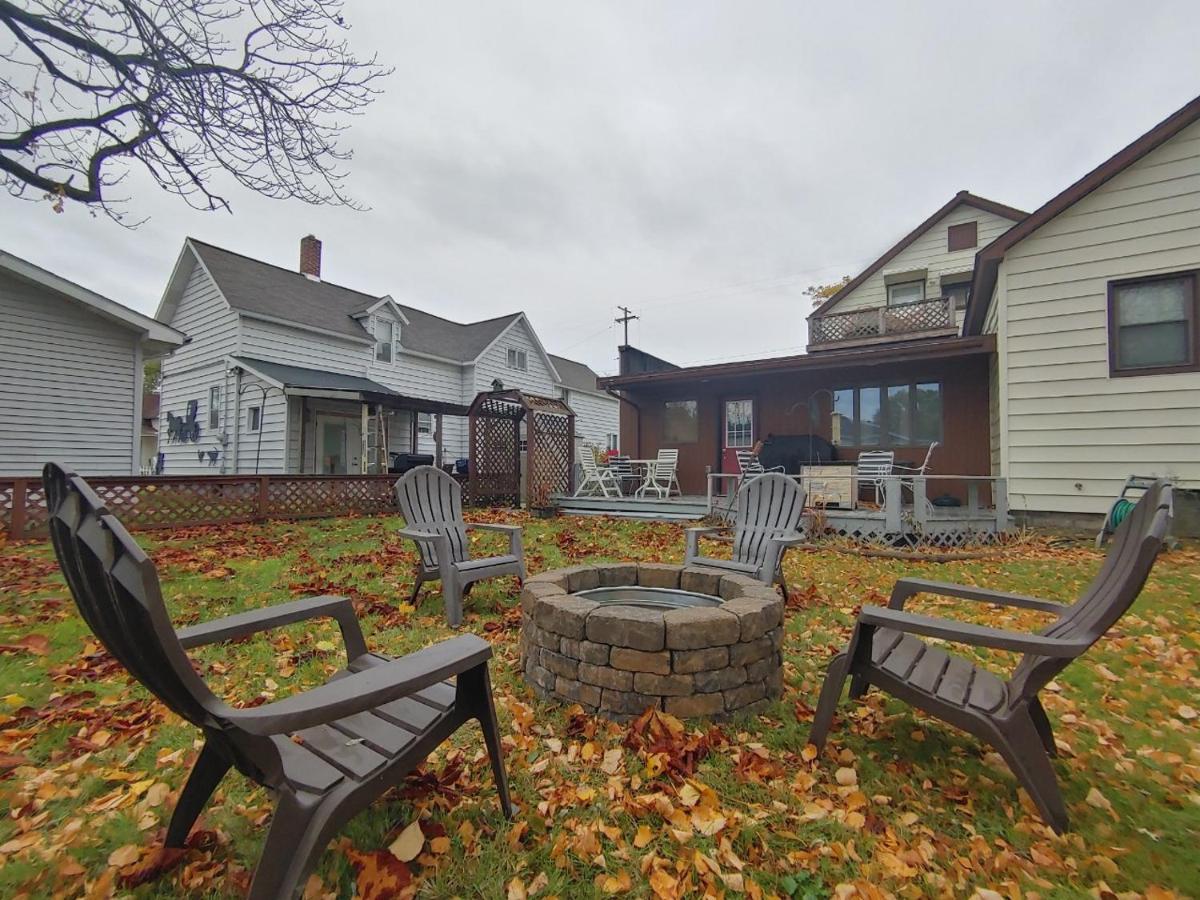 Huge Historic, W/Large Yard & Close To Beach Манисти Экстерьер фото